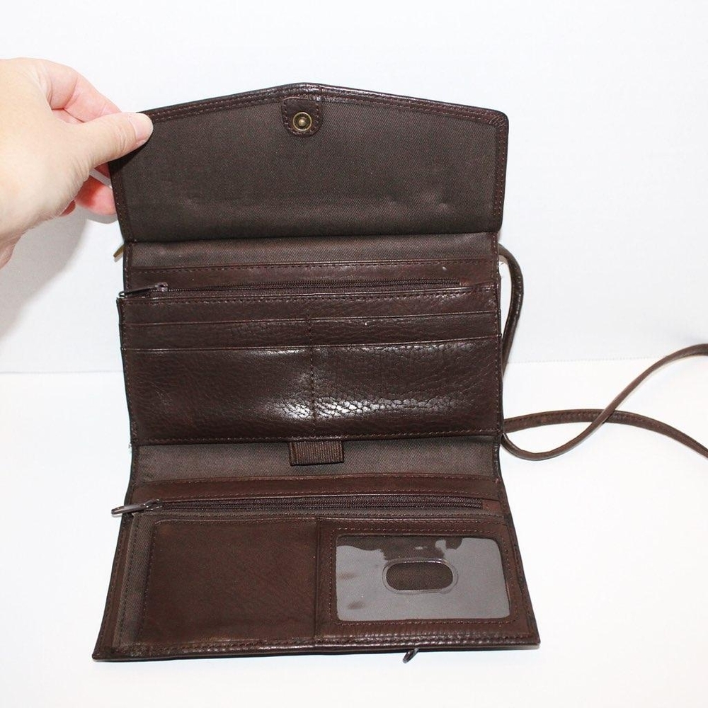 Fossil wallet with removable crossbody  strap - Picture 3 of 9